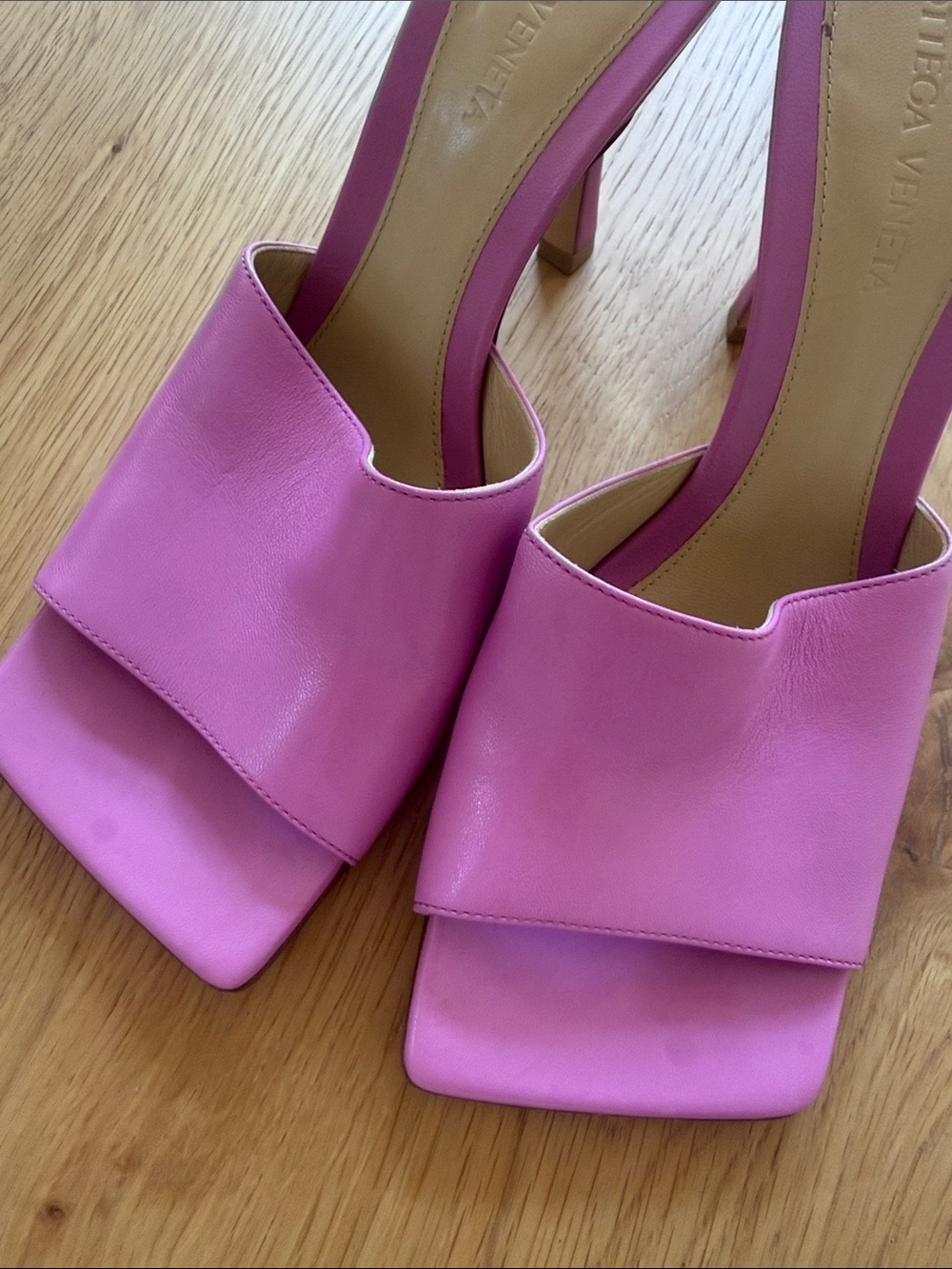 100% AUTHENTIC BOTTEGA VENETA STRETCH MULES - Picture 3 of 6